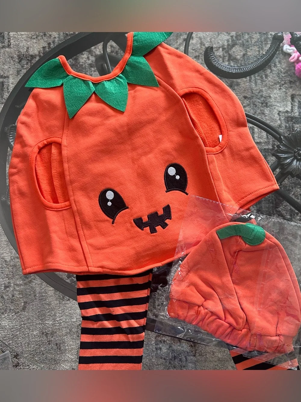 6-12M Pumpkin Costume with Green Leaf Collar